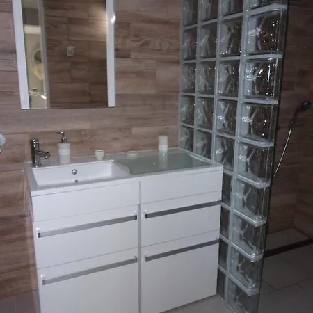 Apartment Le Petit Clos Des Camelias