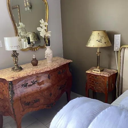 Le Petit Clos Des Camelias, Pmr Proche De La *