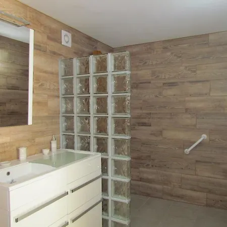 Le Petit Clos Des Camelias, Pmr Proche De La 公寓