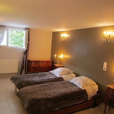 Le Petit Clos Des Camelias Apartment *