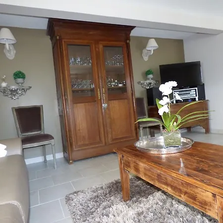 Le Petit Clos Des Camelias Apartment *