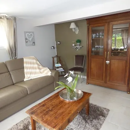 Le Petit Clos Des Camelias Apartment